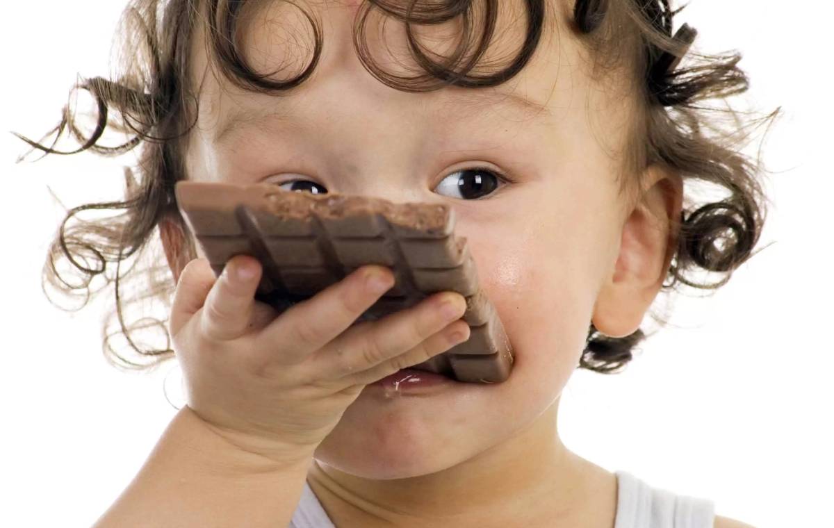 علاقه‌ی کودک به شکلات