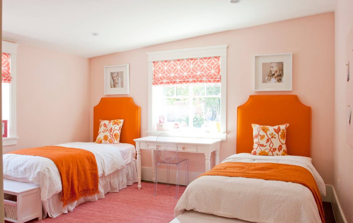 اتاق خواب با دکوراسیون با رنگ نارنجی 